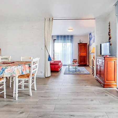 2 Bedroom Gorgeous In Apartamento Royan