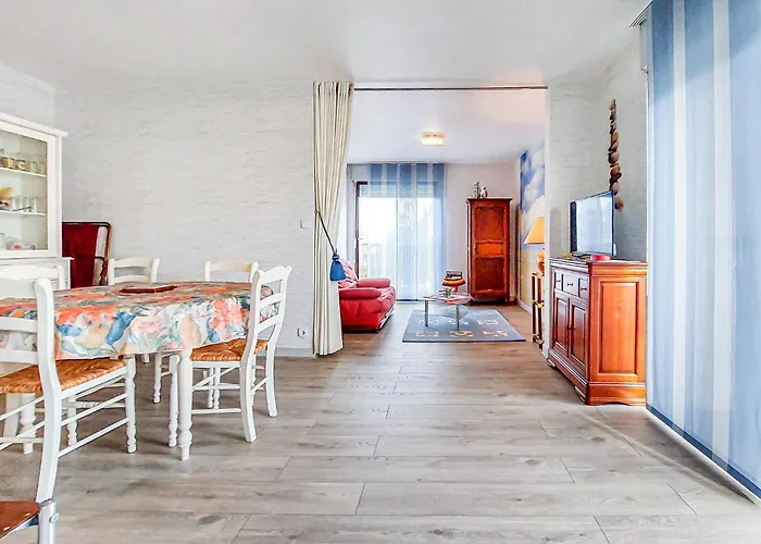 2 Bedroom Gorgeous In Apartamento Royan
