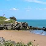 Apartment 2 Bedroom Amazing In Royan