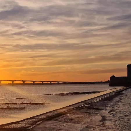 2 Bedroom Gorgeous In