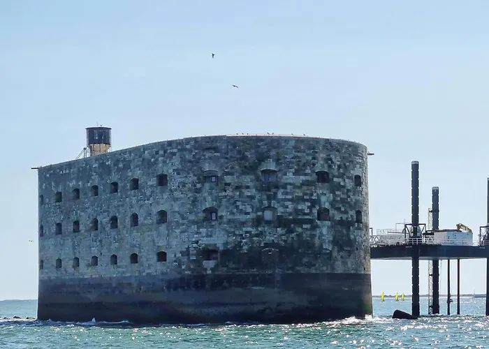 2 Bedroom Gorgeous In *